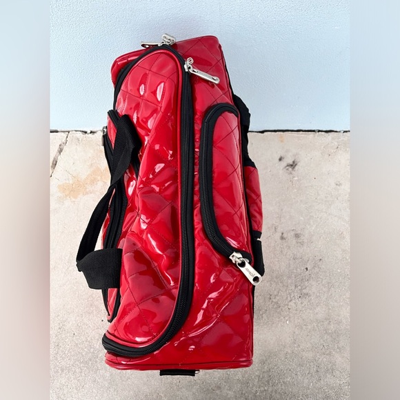 Travel computer or small duffle bag with wheels and extended handle for travel - Picture 4 of 16